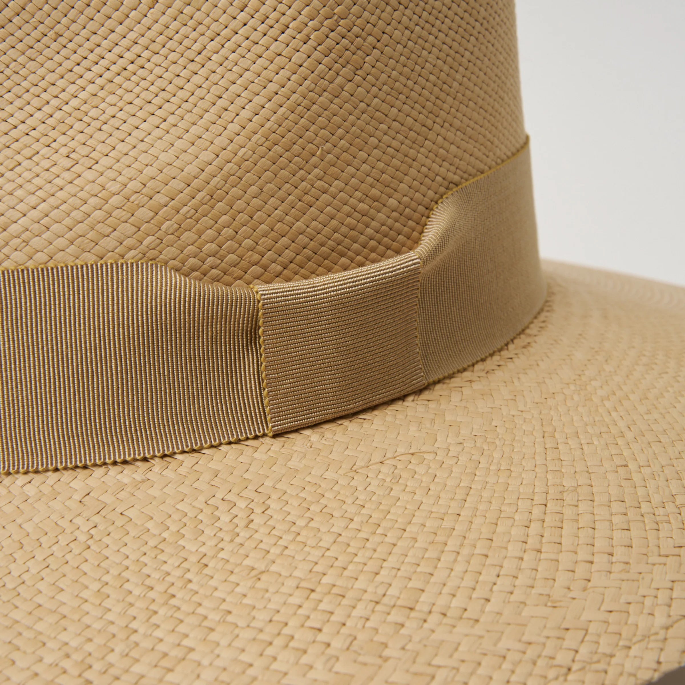 Studio closeup image of the weave on the Sand/Camel coloured Camilo Vita Panama hat.