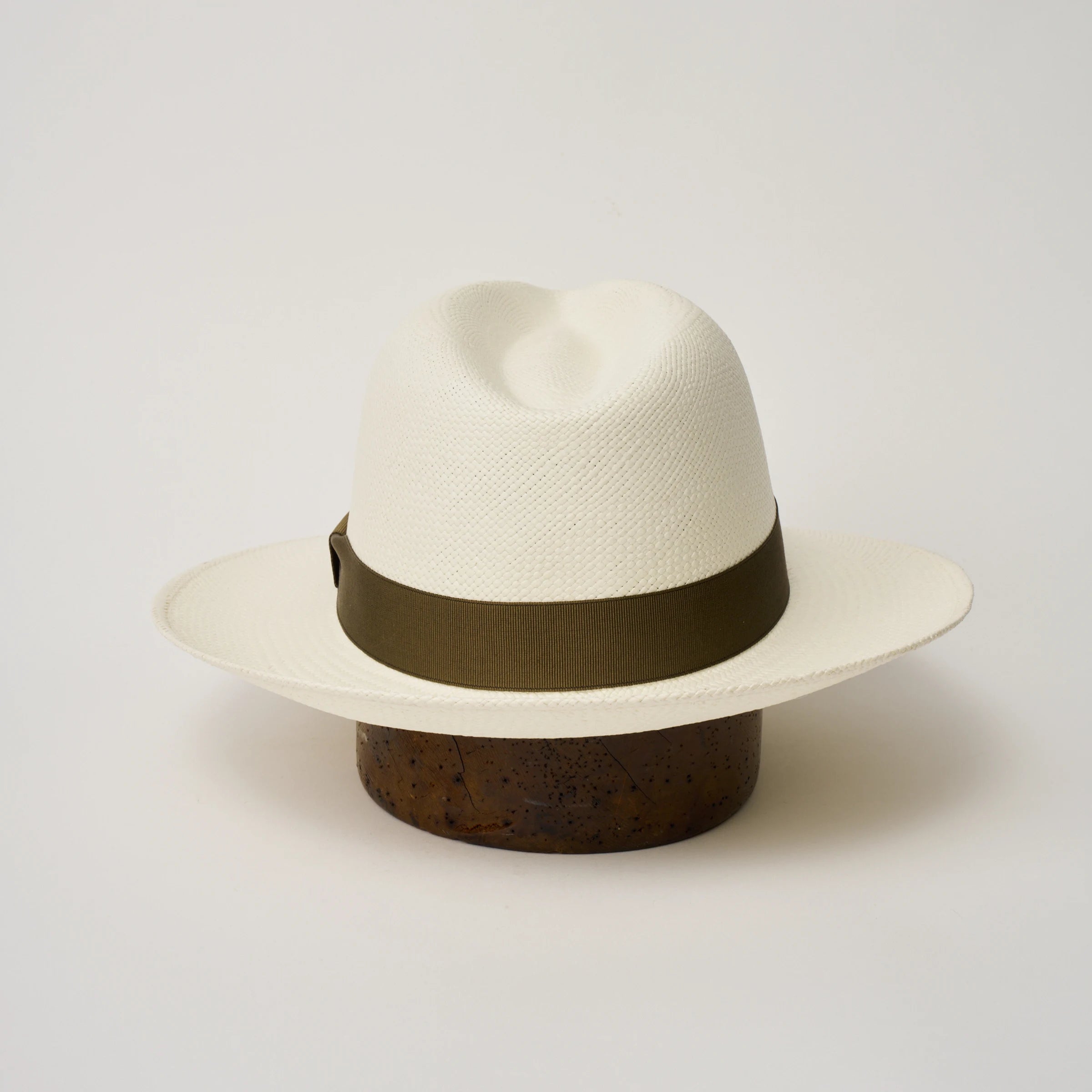 Studio image of the Camilo Classic Cream coloured Panama Hat with Fawn trim shown from the back, showing snapback brim.