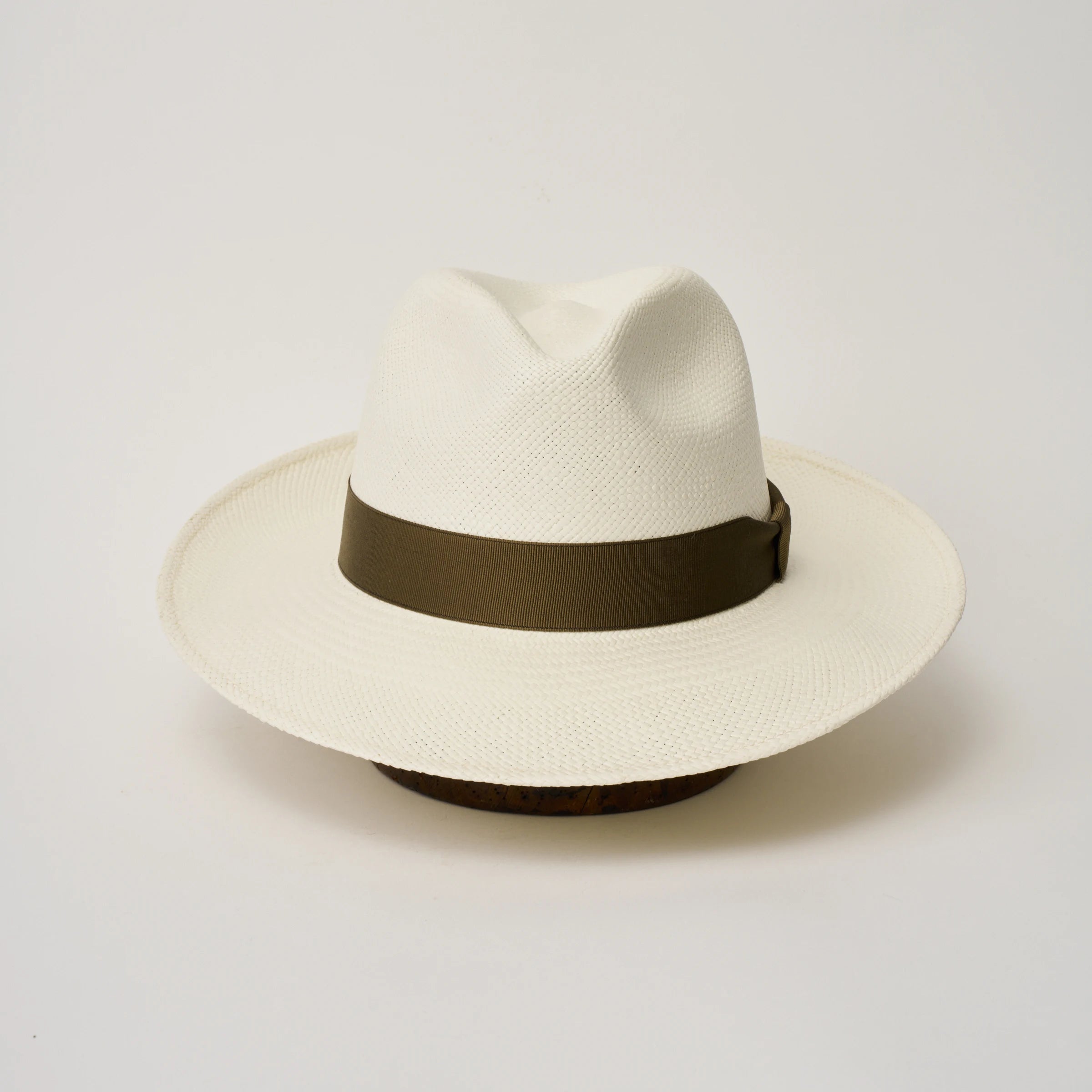 Studio image taken from the front, showing the Camilo Classic Cream coloured Panama Hat with Fawn trim.